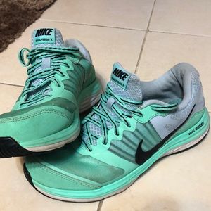 mint green/grey nike dual fusion sneakers